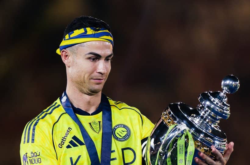 رونالدو يعلق على تتويج النصر بالدوري السعودي: رسالة "الأبطال"