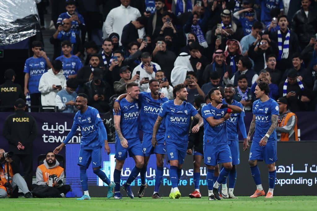 مصير أجانب الهلال - الهلال يحدد مصير أجانبه: قرارات حاسمة بشأن بنزيما وليوناردو وكانسيلو